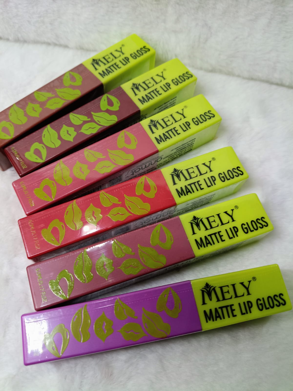 Lip Gloss MELY ,labial liquido matte