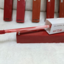 Labial liquido MissBetty acabado mate,alta pigmentación