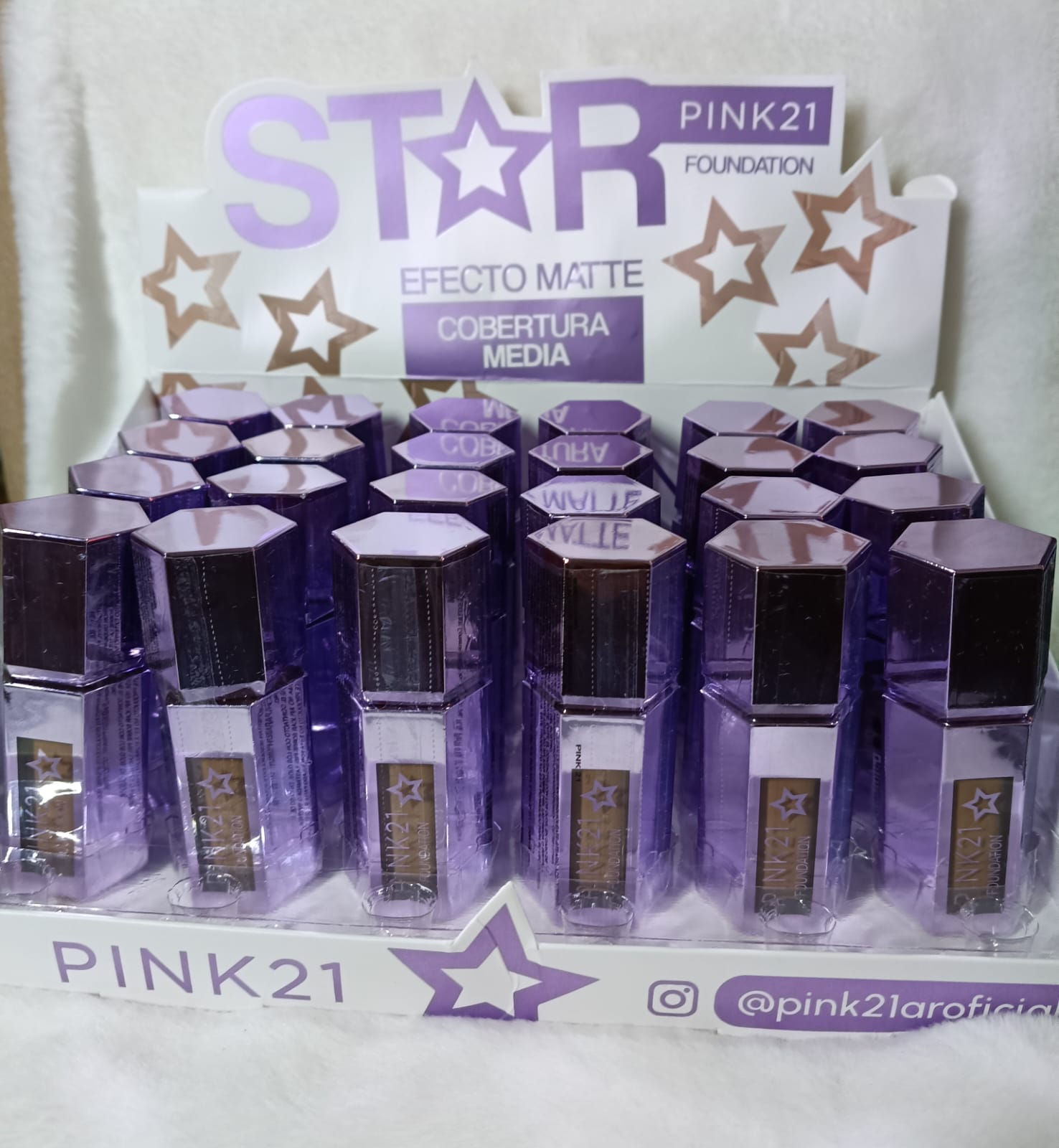 Base de maquillaje PINK 21 FOUNDATION Star acabado mate
